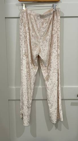 Natori Josie  Crushed Velvet Pajama Set