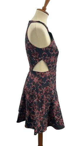 Parker  Black with Red Floral Fit and Flare Rayan Dress Size Small New