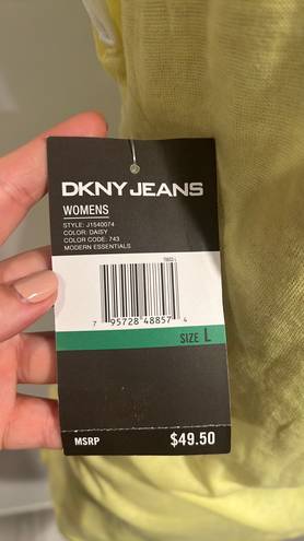 DKNY T-shirt Size L