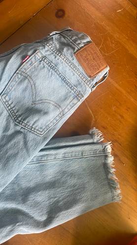 Levi’s Wedgie Jeans Distressed