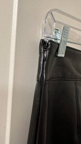 Aritzia Babaton Pegu Faux Leather Skirt