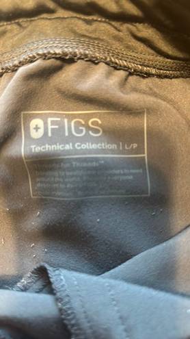 FIGS Scrubs Set