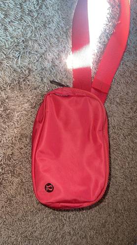 Lululemon Everywhere Belt Bag