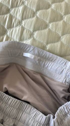 Lululemon White Hotty Hot 2.5” Shorts