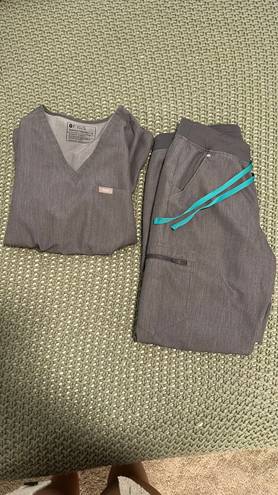 FIGS grey Scrubs