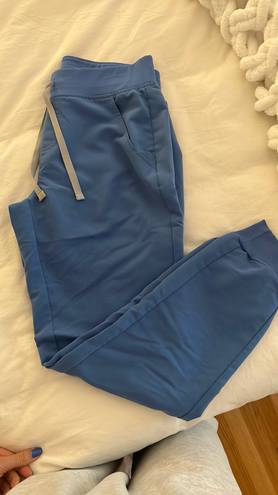 FIGS Scrubs Set