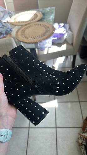 Gianni Bini Black Heeled Booties