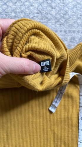 Uniqlo Wool Knit Size Small