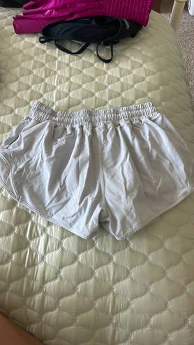 Lululemon White Hotty Hot 2.5” Shorts