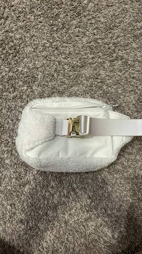 Lululemon Everywhere Belt Bag