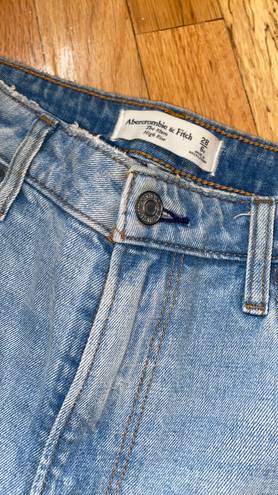 Abercrombie & Fitch High Rise Mom Jeans