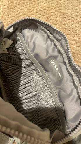 Lululemon Gray 2L Belt Bag