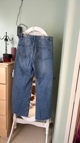 Garage Distressed Jeans