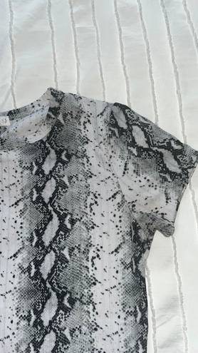 Love Streak Gray,Black and White Designed Minimalistic Shirt