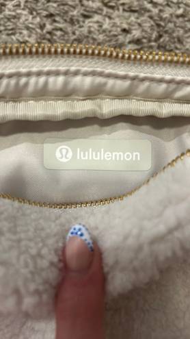 Lululemon Everywhere Belt Bag