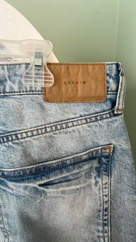 H&M Distressed Boyfriend Jeans Light Wash