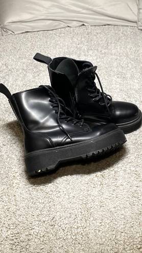 Yoki Black Platform Boots