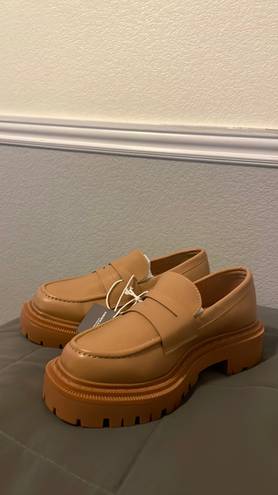 American Eagle Outfitters Chunky Lug Loafer