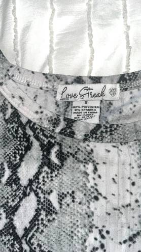 Love Streak Gray,Black and White Designed Minimalistic Shirt