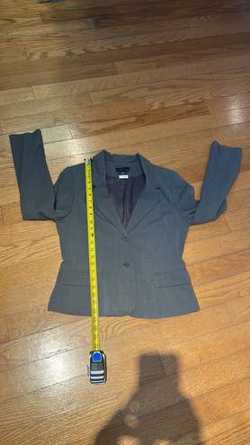 Attention size women’s 10 gray suit blazer