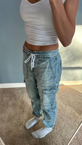 American Eagle cargo jeans