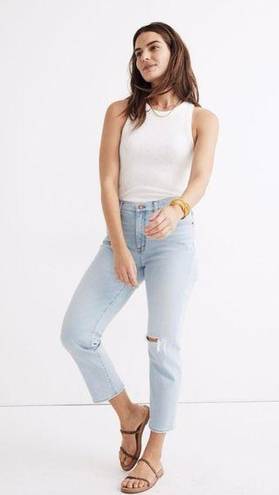 Madewell $138  Mid-Rise Classic Straight Jeans in Wellingford Wash: Knee-Rip 29