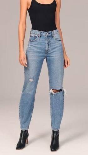 Abercrombie & Fitch Abercrombie the Mom high rise Jean size 00 24 short