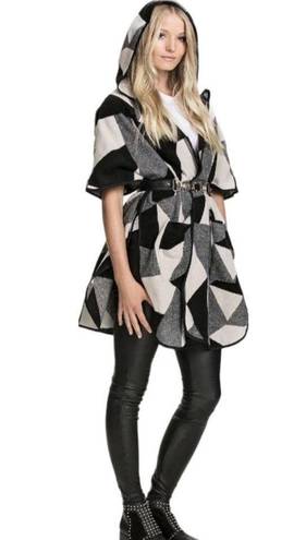 VERO MODA Landscape Black and White Cape  Denim One Size