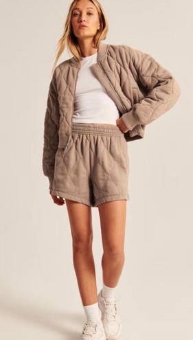 Abercrombie & Fitch Tan Quilted Sweat Shorts