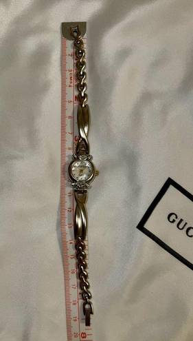 Gucci Women’s Vintage  Watch Dual Toned Bracelet Stainless Steel Quartz