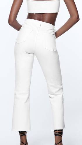 ZARA   TRF White Mid Rise Cropped Flare Denim Jeans Size 0