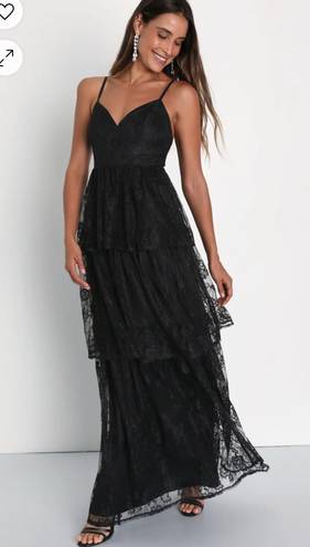 Lulus  Black Lace V-Neck Sleeveless Tiered Maxi Dress