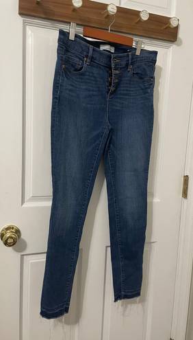 The Loft Women’s jeans size 27/4 31 inches in the waist