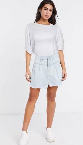 Free People Side Car Silver Lake Denim Jean Mini Skirt 
Size 26 Light Wash