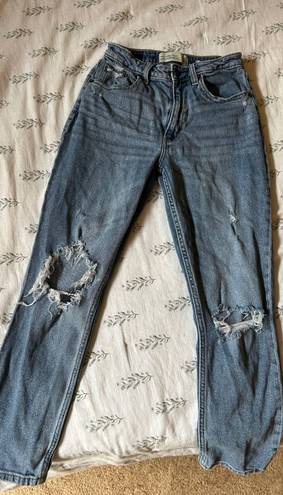 Abercrombie & Fitch Ripped Mom Jeans