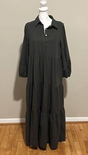 Tuckernuck  Pomander Place Sedona Sage Mabel Tiered Maxi Dress Size Medium