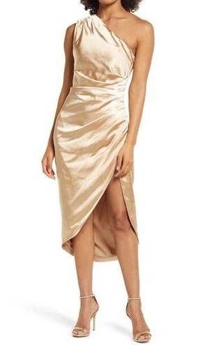 Elliatt NWT  Cassini One Shoulder Satin Dress in Light Gold or Cream Size Medium