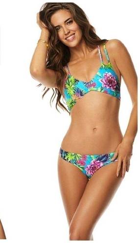 PilyQ  floral reversible bikini top. NWT