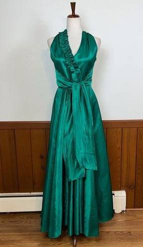 None Beautiful Custom Made Emerald Green Gown!