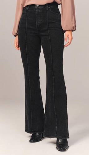 Abercrombie & Fitch Highwasted Flare Jeans