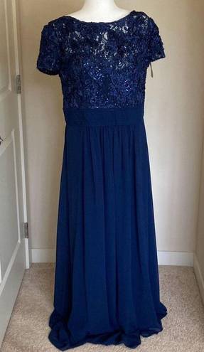 Oleg Cassini  Floor Length Sheath Gown with Lace Bodice Size 16W Light alteration