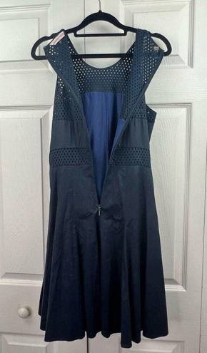 Rebecca Taylor  DRESS NAVY FIT & FLARE LAZER CUTOUT LINED SZ 4 EUC CLEAN CRISP