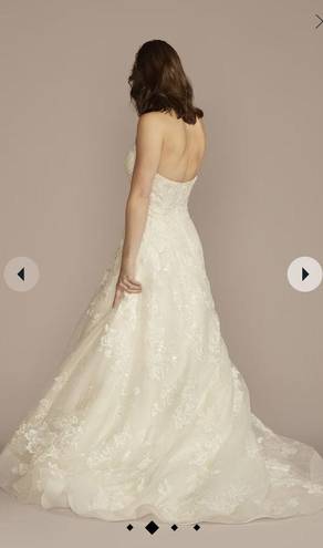 Oleg Cassini Ivory V-neck halter beaded lace ball gown wedding dress