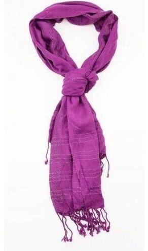 Lightweight summer scarf with tassels