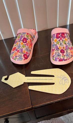 Varsity JOYBEES WOMEN'S SLIP-ON  CLOGS PINK PAINTED FLORAL WOMEN'S SIZE 9