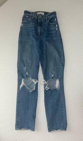 Abercrombie & Fitch - The 90s Straight Ultra High Rise Jeans