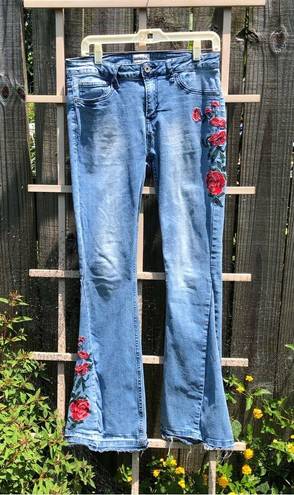 Umgee Floral Embroidered High Rise Raw Hem 5 Pocket Flare Jean 30