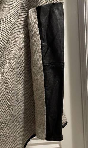 Dex gray sweater with faux leather down arms Size M