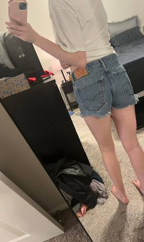 Levi’s Light Wash Denim Shorts Size 30