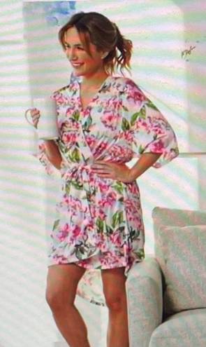 Show Me Your Mumu Brie Robe in Garden Of Blooms Pink And White Floral, one size